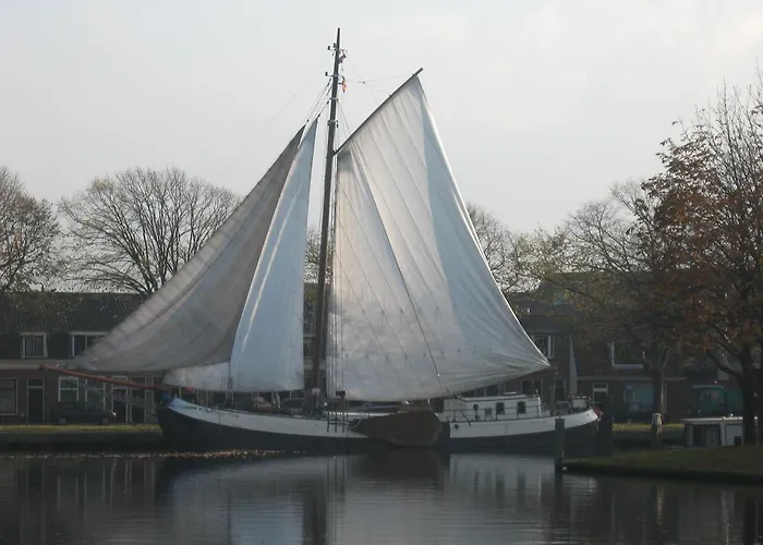 Zeilschip De Vrouw Dina *