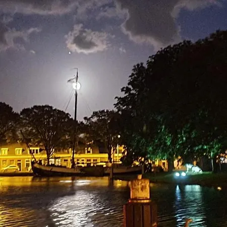 Zeilschip De Vrouw Dina *