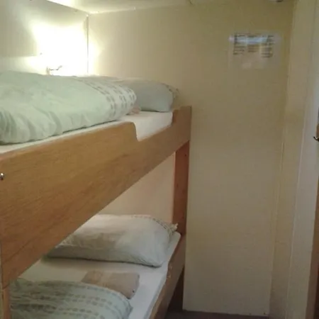 Feriehus Zeilschip De Vrouw Dina Leiden