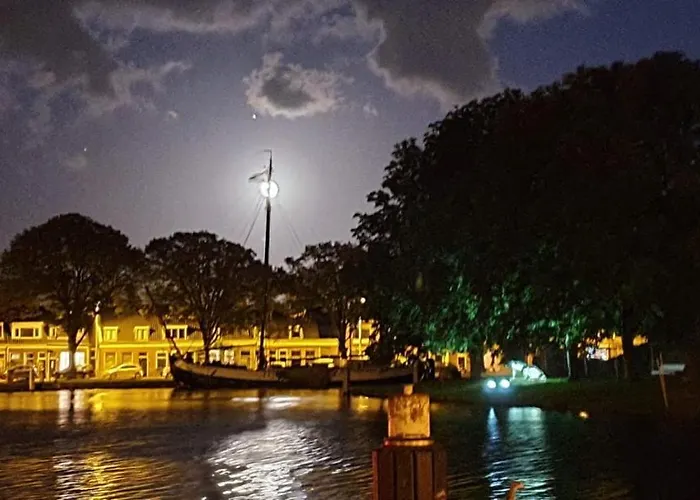 Zeilschip De Vrouw Dina *