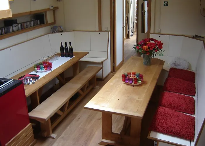 Zeilschip De Vrouw Dina * Leiden